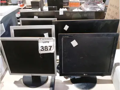 LOTE 387 - 07 MONITORES LCD MARCAS E MODELOS DIVERSOS PARA A RETIRADA DE PEÇAS. (NO ESTADO) ATENÇÃO! FAZER A VISITAÇÃO ANTES DE ARREMATAR, NÃO SABEMOS SE FUNCIONA. LEILÃO NÃO TEM GARANTIA E NEM DEVOLUÇÃO, SUJEITO A POSSÍVEIS AVARIAS VISÍVEIS/OCULTAS E/OU AUSÊNCIA DE COMPONENTES.
