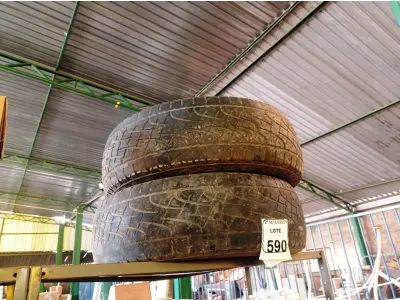 LOTE 590 - 02 PNEUS 235/70/16 USADOS. (NO ESTADO) ATENÇÃO! FAZER A VISITAÇÃO ANTES DE ARREMATAR, NÃO SABEMOS SE FUNCIONA. LEILÃO NÃO TEM GARANTIA E NEM DEVOLUÇÃO, SUJEITO A POSSÍVEIS AVARIAS VISÍVEIS/OCULTAS E/OU AUSÊNCIA DE COMPONENTES.