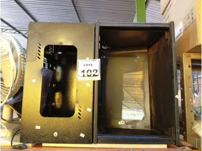 LOTE 102 - 02 CAIXAS DE RACK VAZIOS. (NO ESTADO) ATENÇÃO! FAZER A VISITAÇÃO ANTES DE ARREMATAR, NÃO SABEMOS SE FUNCIONA. LEILÃO NÃO TEM GARANTIA E NEM DEVOLUÇÃO, SUJEITO A POSSÍVEIS AVARIAS VISÍVEIS/OCULTAS E/OU AUSÊNCIA DE COMPONENTES.