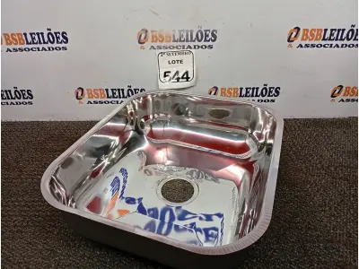LOTE 544 - 01 CUBA INOX N3 AÇO 430 3.1/2 40X34X14 FABRINOX (NO ESTADO) ATENÇÃO! FAZER A VISITAÇÃO ANTES DE ARREMATAR, NÃO SABEMOS SE FUNCIONA. LEILÃO NÃO TEM GARANTIA E NEM DEVOLUÇÃO, SUJEITO A POSSÍVEIS AVARIAS VISÍVEIS/OCULTAS E/OU AUSÊNCIA DE COMPONENTES.