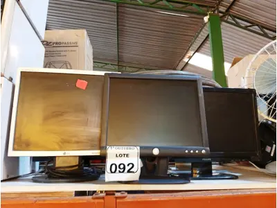 LOTE 092 - 08 MONITORES MARCAS E MODELOS DIVERSOS COM AVARIAS. (NO ESTADO) ATENÇÃO! FAZER A VISITAÇÃO ANTES DE ARREMATAR, NÃO SABEMOS SE FUNCIONA. LEILÃO NÃO TEM GARANTIA E NEM DEVOLUÇÃO, SUJEITO A POSSÍVEIS AVARIAS VISÍVEIS/OCULTAS E/OU AUSÊNCIA DE COMPONENTES.