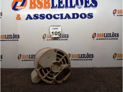LOTE 105 - 01 MOTOR ELÉTRICO. (NO ESTADO) ATENÇÃO! FAZER A VISITAÇÃO ANTES DE ARREMATAR, NÃO SABEMOS SE FUNCIONA. LEILÃO NÃO TEM GARANTIA E NEM DEVOLUÇÃO, SUJEITO A POSSÍVEIS AVARIAS VISÍVEIS/OCULTAS E/OU AUSÊNCIA DE COMPONENTES.