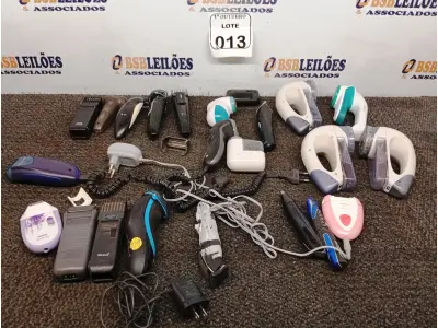 LOTE 013 - 01 LOTE COM DIVERSOS BARBEADORES ELÉTRICOS. (NO ESTADO) ATENÇÃO! FAZER A VISITAÇÃO ANTES DE ARREMATAR, NÃO SABEMOS SE FUNCIONA. LEILÃO NÃO TEM GARANTIA E NEM DEVOLUÇÃO, SUJEITO A POSSÍVEIS AVARIAS VISÍVEIS/OCULTAS E/OU AUSÊNCIA DE COMPONENTES.