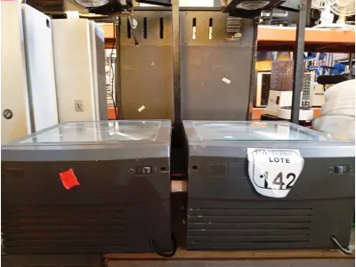 LOTE 142 - 02 RETROPROJETORES 3M. (NO ESTADO) ATENÇÃO! FAZER A VISITAÇÃO ANTES DE ARREMATAR, NÃO SABEMOS SE FUNCIONA. LEILÃO NÃO TEM GARANTIA E NEM DEVOLUÇÃO, SUJEITO A POSSÍVEIS AVARIAS VISÍVEIS/OCULTAS E/OU AUSÊNCIA DE COMPONENTES.
