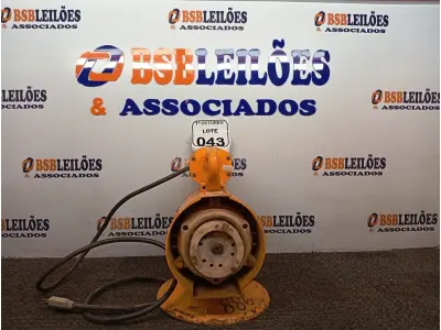 LOTE 043 - 01 MOTOR ELÉTRICO.  (NO ESTADO) ATENÇÃO! FAZER A VISITAÇÃO ANTES DE ARREMATAR, NÃO SABEMOS SE FUNCIONA. LEILÃO NÃO TEM GARANTIA E NEM DEVOLUÇÃO, SUJEITO A POSSÍVEIS AVARIAS VISÍVEIS/OCULTAS E/OU AUSÊNCIA DE COMPONENTES.