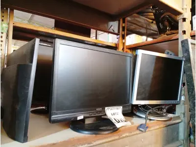 LOTE 070 - 08 MONITORES DIVERSOS COM AVARIAS. (NO ESTADO) ATENÇÃO! FAZER A VISITAÇÃO ANTES DE ARREMATAR, NÃO SABEMOS SE FUNCIONA. LEILÃO NÃO TEM GARANTIA E NEM DEVOLUÇÃO, SUJEITO A POSSÍVEIS AVARIAS VISÍVEIS/OCULTAS E/OU AUSÊNCIA DE COMPONENTES.