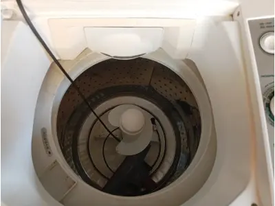 LOTE 512 - 01 MÁQUINA DE LAVAR ROUPAS BRASTEMP. (NO ESTADO) ATENÇÃO! FAZER A VISITAÇÃO ANTES DE ARREMATAR, NÃO SABEMOS SE FUNCIONA. LEILÃO NÃO TEM GARANTIA E NEM DEVOLUÇÃO, SUJEITO A POSSÍVEIS AVARIAS VISÍVEIS/OCULTAS E/OU AUSÊNCIA DE COMPONENTES.