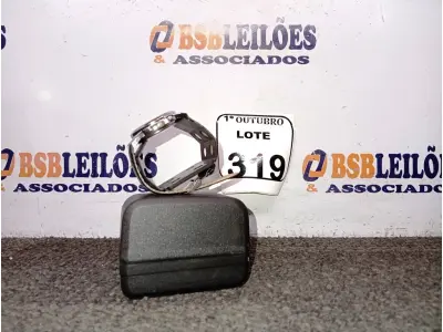 LOTE 319 - 01 RELÓGIO DE PULSO. (NO ESTADO) ATENÇÃO! FAZER A VISITAÇÃO ANTES DE ARREMATAR, NÃO SABEMOS SE FUNCIONA. LEILÃO NÃO TEM GARANTIA E NEM DEVOLUÇÃO, SUJEITO A POSSÍVEIS AVARIAS VISÍVEIS/OCULTAS E/OU AUSÊNCIA DE COMPONENTES.