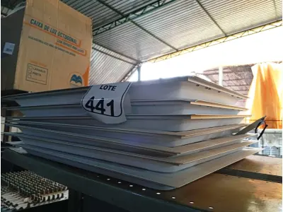 LOTE 441 - 06 PAINÉIS DE LED. (NO ESTADO) ATENÇÃO! FAZER A VISITAÇÃO ANTES DE ARREMATAR, NÃO SABEMOS SE FUNCIONA. LEILÃO NÃO TEM GARANTIA E NEM DEVOLUÇÃO, SUJEITO A POSSÍVEIS AVARIAS VISÍVEIS/OCULTAS E/OU AUSÊNCIA DE COMPONENTES.