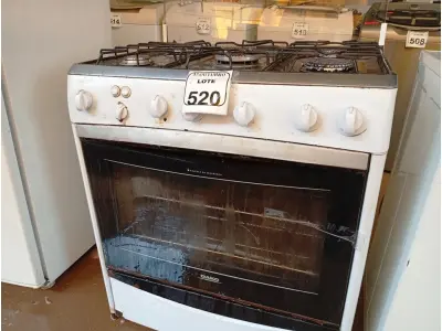 LOTE 520 - 01 FOGÃO DAKO 05 BOCAS. (NO ESTADO) ATENÇÃO! FAZER A VISITAÇÃO ANTES DE ARREMATAR, NÃO SABEMOS SE FUNCIONA. LEILÃO NÃO TEM GARANTIA E NEM DEVOLUÇÃO, SUJEITO A POSSÍVEIS AVARIAS VISÍVEIS/OCULTAS E/OU AUSÊNCIA DE COMPONENTES.