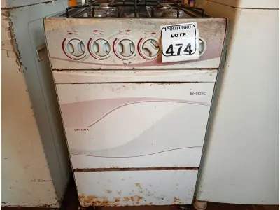 LOTE 474 - 01 FOGÃO 04 BOCAS. (NO ESTADO) ATENÇÃO! FAZER A VISITAÇÃO ANTES DE ARREMATAR, NÃO SABEMOS SE FUNCIONA. LEILÃO NÃO TEM GARANTIA E NEM DEVOLUÇÃO, SUJEITO A POSSÍVEIS AVARIAS VISÍVEIS/OCULTAS E/OU AUSÊNCIA DE COMPONENTES.