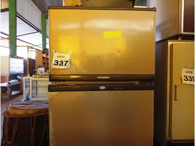 LOTE 337 - 01 GELADEIRA BRASTEMP 220V. (NO ESTADO) ATENÇÃO! FAZER A VISITAÇÃO ANTES DE ARREMATAR, NÃO SABEMOS SE FUNCIONA. LEILÃO NÃO TEM GARANTIA E NEM DEVOLUÇÃO, SUJEITO A POSSÍVEIS AVARIAS VISÍVEIS/OCULTAS E/OU AUSÊNCIA DE COMPONENTES.