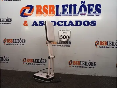 LOTE 300 - 01 LUMINÁRIA DE MESA ECONOMY. (NO ESTADO) ATENÇÃO! FAZER A VISITAÇÃO ANTES DE ARREMATAR, NÃO SABEMOS SE FUNCIONA. LEILÃO NÃO TEM GARANTIA E NEM DEVOLUÇÃO, SUJEITO A POSSÍVEIS AVARIAS VISÍVEIS/OCULTAS E/OU AUSÊNCIA DE COMPONENTES.