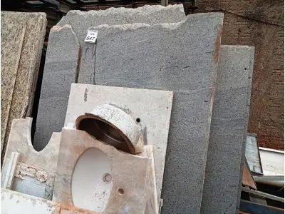 LOTE 547 - 07 PEDRAS GRANDES E 02 PIAS EM PEDRA. (NO ESTADO) ATENÇÃO! FAZER A VISITAÇÃO ANTES DE ARREMATAR, NÃO SABEMOS SE FUNCIONA. LEILÃO NÃO TEM GARANTIA E NEM DEVOLUÇÃO, SUJEITO A POSSÍVEIS AVARIAS VISÍVEIS/OCULTAS E/OU AUSÊNCIA DE COMPONENTES.