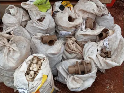 LOTE 540 - 01 LOTE COM CONEXÕES DIVERSAS. (NO ESTADO) ATENÇÃO! FAZER A VISITAÇÃO ANTES DE ARREMATAR, NÃO SABEMOS SE FUNCIONA. LEILÃO NÃO TEM GARANTIA E NEM DEVOLUÇÃO, SUJEITO A POSSÍVEIS AVARIAS VISÍVEIS/OCULTAS E/OU AUSÊNCIA DE COMPONENTES.
