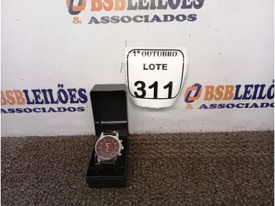 LOTE 311 - 01 RELÓGIO DE PULSO. (NO ESTADO) ATENÇÃO! FAZER A VISITAÇÃO ANTES DE ARREMATAR, NÃO SABEMOS SE FUNCIONA. LEILÃO NÃO TEM GARANTIA E NEM DEVOLUÇÃO, SUJEITO A POSSÍVEIS AVARIAS VISÍVEIS/OCULTAS E/OU AUSÊNCIA DE COMPONENTES.
