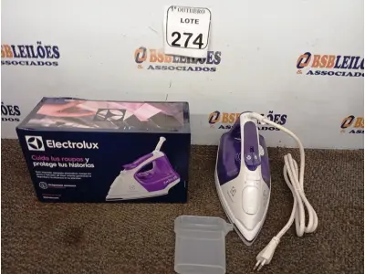 LOTE 274 - 01 FERRO DE PASSAR ROUPAS A VAPOR ELECTROLUX COR BRANCA C/ ROXO (NOVO). (NO ESTADO) ATENÇÃO! FAZER A VISITAÇÃO ANTES DE ARREMATAR, NÃO SABEMOS SE FUNCIONA. LEILÃO NÃO TEM GARANTIA E NEM DEVOLUÇÃO, SUJEITO A POSSÍVEIS AVARIAS VISÍVEIS/OCULTAS E/OU AUSÊNCIA DE COMPONENTES.