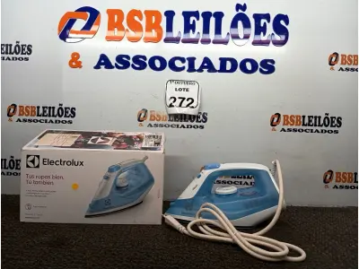 LOTE 272 - 01 FERRO DE PASSAR ROUPAS A VAPOR ELECTROLUX COR BRANCA C/ AZUL (NOVO). (NO ESTADO) ATENÇÃO! FAZER A VISITAÇÃO ANTES DE ARREMATAR, NÃO SABEMOS SE FUNCIONA. LEILÃO NÃO TEM GARANTIA E NEM DEVOLUÇÃO, SUJEITO A POSSÍVEIS AVARIAS VISÍVEIS/OCULTAS E/OU AUSÊNCIA DE COMPONENTES.