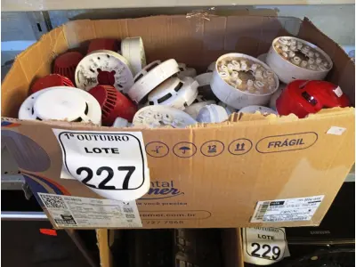 LOTE 227 - 01 LOTE COM DIVERSOS SENSORES E MATERIAIS DE INCÊNDIO. (NO ESTADO) ATENÇÃO! FAZER A VISITAÇÃO ANTES DE ARREMATAR, NÃO SABEMOS SE FUNCIONA. LEILÃO NÃO TEM GARANTIA E NEM DEVOLUÇÃO, SUJEITO A POSSÍVEIS AVARIAS VISÍVEIS/OCULTAS E/OU AUSÊNCIA DE COMPONENTES.