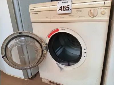 LOTE 485 - 01 MÁQUINA DE LAVAR ROUPAS EVOLUTION. (NO ESTADO) ATENÇÃO! FAZER A VISITAÇÃO ANTES DE ARREMATAR, NÃO SABEMOS SE FUNCIONA. LEILÃO NÃO TEM GARANTIA E NEM DEVOLUÇÃO, SUJEITO A POSSÍVEIS AVARIAS VISÍVEIS/OCULTAS E/OU AUSÊNCIA DE COMPONENTES.