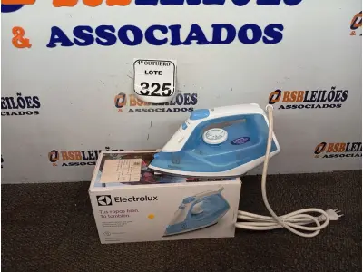 LOTE 325 - 01 FERRO DE PASSAR ROUPAS A VAPOR ELECTROLUX COR BRANCA C/ AZUL (NOVO). (NO ESTADO) ATENÇÃO! FAZER A VISITAÇÃO ANTES DE ARREMATAR, NÃO SABEMOS SE FUNCIONA. LEILÃO NÃO TEM GARANTIA E NEM DEVOLUÇÃO, SUJEITO A POSSÍVEIS AVARIAS VISÍVEIS/OCULTAS E/OU AUSÊNCIA DE COMPONENTES.