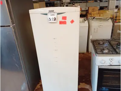 LOTE 519 - 01 GELADEIRA CONSUL. (NO ESTADO) ATENÇÃO! FAZER A VISITAÇÃO ANTES DE ARREMATAR, NÃO SABEMOS SE FUNCIONA. LEILÃO NÃO TEM GARANTIA E NEM DEVOLUÇÃO, SUJEITO A POSSÍVEIS AVARIAS VISÍVEIS/OCULTAS E/OU AUSÊNCIA DE COMPONENTES.