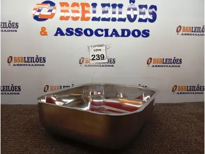 LOTE 239 - 01 CUBA EM AÇO INOX 400X340X140MM. (NO ESTADO) ATENÇÃO! FAZER A VISITAÇÃO ANTES DE ARREMATAR, NÃO SABEMOS SE FUNCIONA. LEILÃO NÃO TEM GARANTIA E NEM DEVOLUÇÃO, SUJEITO A POSSÍVEIS AVARIAS VISÍVEIS/OCULTAS E/OU AUSÊNCIA DE COMPONENTES.