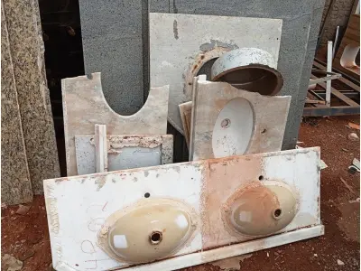 LOTE 547 - 07 PEDRAS GRANDES E 02 PIAS EM PEDRA. (NO ESTADO) ATENÇÃO! FAZER A VISITAÇÃO ANTES DE ARREMATAR, NÃO SABEMOS SE FUNCIONA. LEILÃO NÃO TEM GARANTIA E NEM DEVOLUÇÃO, SUJEITO A POSSÍVEIS AVARIAS VISÍVEIS/OCULTAS E/OU AUSÊNCIA DE COMPONENTES.