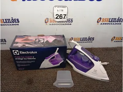 LOTE 267 - 01 FERRO DE PASSAR ROUPAS A VAPOR ELECTROLUX COR BRANCA C/ ROXO (NOVO). (NO ESTADO) ATENÇÃO! FAZER A VISITAÇÃO ANTES DE ARREMATAR, NÃO SABEMOS SE FUNCIONA. LEILÃO NÃO TEM GARANTIA E NEM DEVOLUÇÃO, SUJEITO A POSSÍVEIS AVARIAS VISÍVEIS/OCULTAS E/OU AUSÊNCIA DE COMPONENTES.