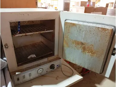 LOTE 466 - 01 ESTUFA P/ ESTERILIZAÇÃO E SECAGEM. (NO ESTADO) ATENÇÃO! FAZER A VISITAÇÃO ANTES DE ARREMATAR, NÃO SABEMOS SE FUNCIONA. LEILÃO NÃO TEM GARANTIA E NEM DEVOLUÇÃO, SUJEITO A POSSÍVEIS AVARIAS VISÍVEIS/OCULTAS E/OU AUSÊNCIA DE COMPONENTES.