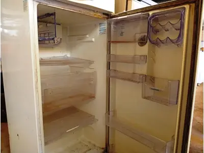 LOTE 516 - 01 GELADEIRA ELECTROLUX 127V P/ RETIRADA DE PEÇAS. (NO ESTADO) ATENÇÃO! FAZER A VISITAÇÃO ANTES DE ARREMATAR, NÃO SABEMOS SE FUNCIONA. LEILÃO NÃO TEM GARANTIA E NEM DEVOLUÇÃO, SUJEITO A POSSÍVEIS AVARIAS VISÍVEIS/OCULTAS E/OU AUSÊNCIA DE COMPONENTES.