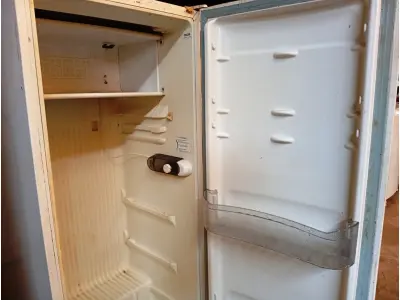 LOTE 519 - 01 GELADEIRA CONSUL. (NO ESTADO) ATENÇÃO! FAZER A VISITAÇÃO ANTES DE ARREMATAR, NÃO SABEMOS SE FUNCIONA. LEILÃO NÃO TEM GARANTIA E NEM DEVOLUÇÃO, SUJEITO A POSSÍVEIS AVARIAS VISÍVEIS/OCULTAS E/OU AUSÊNCIA DE COMPONENTES.
