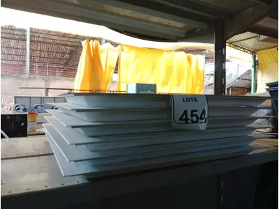 LOTE 454 - 06 PAINÉIS DE LED. (NO ESTADO) ATENÇÃO! FAZER A VISITAÇÃO ANTES DE ARREMATAR, NÃO SABEMOS SE FUNCIONA. LEILÃO NÃO TEM GARANTIA E NEM DEVOLUÇÃO, SUJEITO A POSSÍVEIS AVARIAS VISÍVEIS/OCULTAS E/OU AUSÊNCIA DE COMPONENTES.