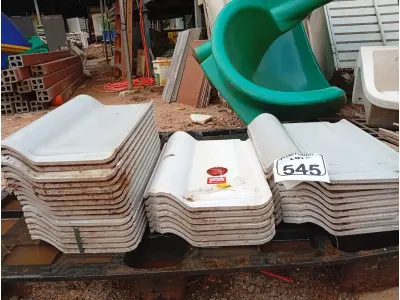 LOTE 545 - 01 LOTE COM TELHAS GRES 210 ESMALTADAS. (NO ESTADO) ATENÇÃO! FAZER A VISITAÇÃO ANTES DE ARREMATAR, NÃO SABEMOS SE FUNCIONA. LEILÃO NÃO TEM GARANTIA E NEM DEVOLUÇÃO, SUJEITO A POSSÍVEIS AVARIAS VISÍVEIS/OCULTAS E/OU AUSÊNCIA DE COMPONENTES.