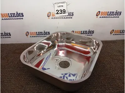 LOTE 239 - 01 CUBA EM AÇO INOX 400X340X140MM. (NO ESTADO) ATENÇÃO! FAZER A VISITAÇÃO ANTES DE ARREMATAR, NÃO SABEMOS SE FUNCIONA. LEILÃO NÃO TEM GARANTIA E NEM DEVOLUÇÃO, SUJEITO A POSSÍVEIS AVARIAS VISÍVEIS/OCULTAS E/OU AUSÊNCIA DE COMPONENTES.