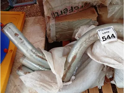 LOTE 544 - 01 LOTE COM CURVAS EM FERRO. (NO ESTADO) ATENÇÃO! FAZER A VISITAÇÃO ANTES DE ARREMATAR, NÃO SABEMOS SE FUNCIONA. LEILÃO NÃO TEM GARANTIA E NEM DEVOLUÇÃO, SUJEITO A POSSÍVEIS AVARIAS VISÍVEIS/OCULTAS E/OU AUSÊNCIA DE COMPONENTES.