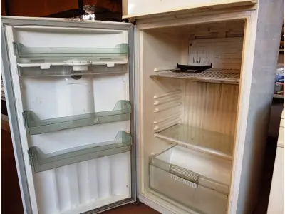 LOTE 487 - 01 GELADEIRA BRASTEMP. (NO ESTADO) ATENÇÃO! FAZER A VISITAÇÃO ANTES DE ARREMATAR, NÃO SABEMOS SE FUNCIONA. LEILÃO NÃO TEM GARANTIA E NEM DEVOLUÇÃO, SUJEITO A POSSÍVEIS AVARIAS VISÍVEIS/OCULTAS E/OU AUSÊNCIA DE COMPONENTES.
