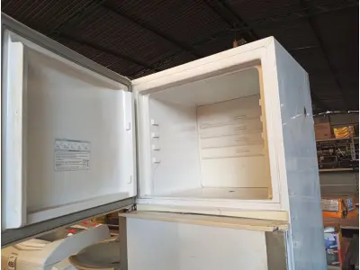 LOTE 487 - 01 GELADEIRA BRASTEMP. (NO ESTADO) ATENÇÃO! FAZER A VISITAÇÃO ANTES DE ARREMATAR, NÃO SABEMOS SE FUNCIONA. LEILÃO NÃO TEM GARANTIA E NEM DEVOLUÇÃO, SUJEITO A POSSÍVEIS AVARIAS VISÍVEIS/OCULTAS E/OU AUSÊNCIA DE COMPONENTES.