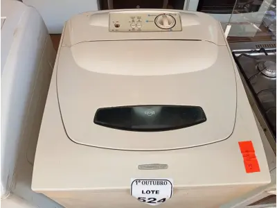 LOTE 524 - 01 MÁQUINA DE LAVAR ROUPAS BRASTEMP. (NO ESTADO) ATENÇÃO! FAZER A VISITAÇÃO ANTES DE ARREMATAR, NÃO SABEMOS SE FUNCIONA. LEILÃO NÃO TEM GARANTIA E NEM DEVOLUÇÃO, SUJEITO A POSSÍVEIS AVARIAS VISÍVEIS/OCULTAS E/OU AUSÊNCIA DE COMPONENTES.