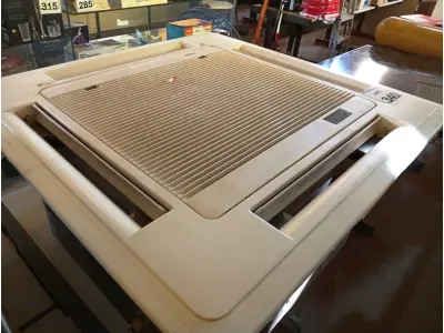 LOTE 340 - 01 EVAPORADORA DE TETO K7 MARCA YORK. (NO ESTADO) ATENÇÃO! FAZER A VISITAÇÃO ANTES DE ARREMATAR, NÃO SABEMOS SE FUNCIONA. LEILÃO NÃO TEM GARANTIA E NEM DEVOLUÇÃO, SUJEITO A POSSÍVEIS AVARIAS VISÍVEIS/OCULTAS E/OU AUSÊNCIA DE COMPONENTES.