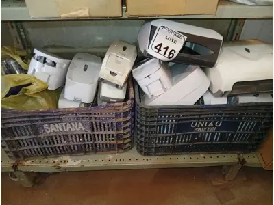 LOTE 416 - 01 LOTE C/ DIVERSOS DISPENSERS. (NO ESTADO) ATENÇÃO! FAZER A VISITAÇÃO ANTES DE ARREMATAR, NÃO SABEMOS SE FUNCIONA. LEILÃO NÃO TEM GARANTIA E NEM DEVOLUÇÃO, SUJEITO A POSSÍVEIS AVARIAS VISÍVEIS/OCULTAS E/OU AUSÊNCIA DE COMPONENTES.