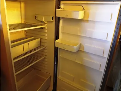 LOTE 337 - 01 GELADEIRA BRASTEMP 220V. (NO ESTADO) ATENÇÃO! FAZER A VISITAÇÃO ANTES DE ARREMATAR, NÃO SABEMOS SE FUNCIONA. LEILÃO NÃO TEM GARANTIA E NEM DEVOLUÇÃO, SUJEITO A POSSÍVEIS AVARIAS VISÍVEIS/OCULTAS E/OU AUSÊNCIA DE COMPONENTES.