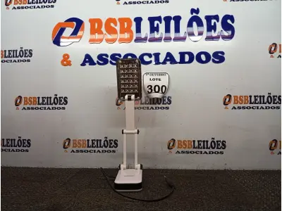 LOTE 300 - 01 LUMINÁRIA DE MESA ECONOMY. (NO ESTADO) ATENÇÃO! FAZER A VISITAÇÃO ANTES DE ARREMATAR, NÃO SABEMOS SE FUNCIONA. LEILÃO NÃO TEM GARANTIA E NEM DEVOLUÇÃO, SUJEITO A POSSÍVEIS AVARIAS VISÍVEIS/OCULTAS E/OU AUSÊNCIA DE COMPONENTES.