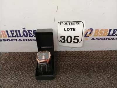 LOTE 305 - 01 RELÓGIO DE PULSO. (NO ESTADO) ATENÇÃO! FAZER A VISITAÇÃO ANTES DE ARREMATAR, NÃO SABEMOS SE FUNCIONA. LEILÃO NÃO TEM GARANTIA E NEM DEVOLUÇÃO, SUJEITO A POSSÍVEIS AVARIAS VISÍVEIS/OCULTAS E/OU AUSÊNCIA DE COMPONENTES.