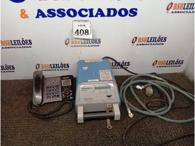 LOTE 408 - 01 COMPRESSOR VASCULAR E 01 APARELHO DE TELEFONE. (NO ESTADO) ATENÇÃO! FAZER A VISITAÇÃO ANTES DE ARREMATAR, NÃO SABEMOS SE FUNCIONA. LEILÃO NÃO TEM GARANTIA E NEM DEVOLUÇÃO, SUJEITO A POSSÍVEIS AVARIAS VISÍVEIS/OCULTAS E/OU AUSÊNCIA DE COMPONENTES.