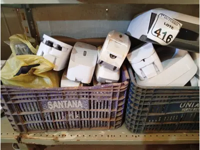 LOTE 416 - 01 LOTE C/ DIVERSOS DISPENSERS. (NO ESTADO) ATENÇÃO! FAZER A VISITAÇÃO ANTES DE ARREMATAR, NÃO SABEMOS SE FUNCIONA. LEILÃO NÃO TEM GARANTIA E NEM DEVOLUÇÃO, SUJEITO A POSSÍVEIS AVARIAS VISÍVEIS/OCULTAS E/OU AUSÊNCIA DE COMPONENTES.