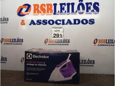 LOTE 291 - 01 FERRO DE PASSAR ROUPAS A VAPOR ELECTROLUX COR BRANCA C/ ROXO (NOVO). (NO ESTADO) ATENÇÃO! FAZER A VISITAÇÃO ANTES DE ARREMATAR, NÃO SABEMOS SE FUNCIONA. LEILÃO NÃO TEM GARANTIA E NEM DEVOLUÇÃO, SUJEITO A POSSÍVEIS AVARIAS VISÍVEIS/OCULTAS E/OU AUSÊNCIA DE COMPONENTES.