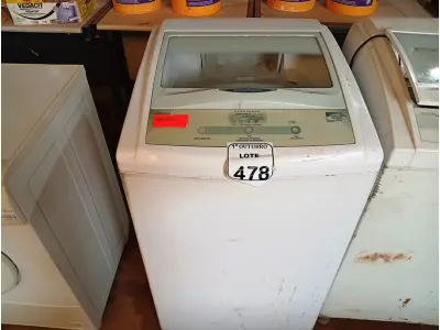 LOTE 478 - 01 MÁQUINA DE LAVAR ROUPAS BRASTEMP. (NO ESTADO) ATENÇÃO! FAZER A VISITAÇÃO ANTES DE ARREMATAR, NÃO SABEMOS SE FUNCIONA. LEILÃO NÃO TEM GARANTIA E NEM DEVOLUÇÃO, SUJEITO A POSSÍVEIS AVARIAS VISÍVEIS/OCULTAS E/OU AUSÊNCIA DE COMPONENTES.