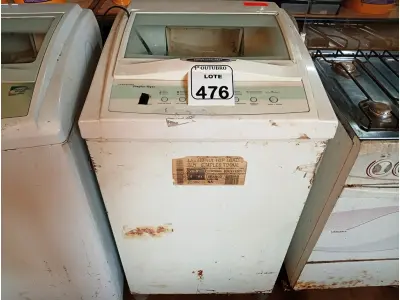 LOTE 476 - 01 MÁQUINA DE LAVAR ROUPAS BRASTEMP. (NO ESTADO) ATENÇÃO! FAZER A VISITAÇÃO ANTES DE ARREMATAR, NÃO SABEMOS SE FUNCIONA. LEILÃO NÃO TEM GARANTIA E NEM DEVOLUÇÃO, SUJEITO A POSSÍVEIS AVARIAS VISÍVEIS/OCULTAS E/OU AUSÊNCIA DE COMPONENTES.