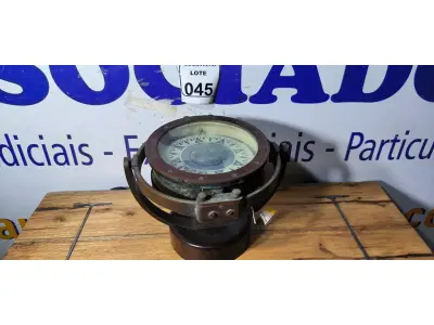 LOTE 045 - 01 BÚSSOLA JAPONESA DE NAVIO. (NO ESTADO)